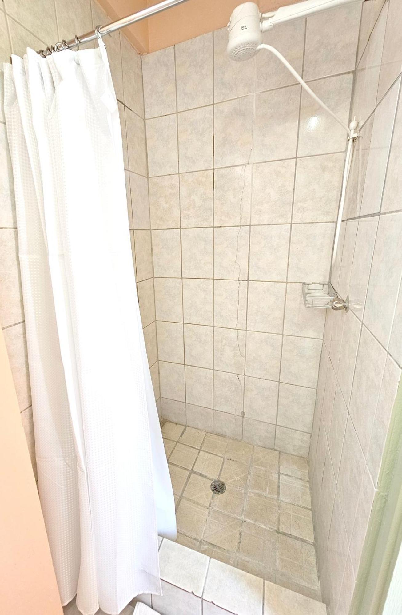 C&M Suites Roseau Dış mekan fotoğraf