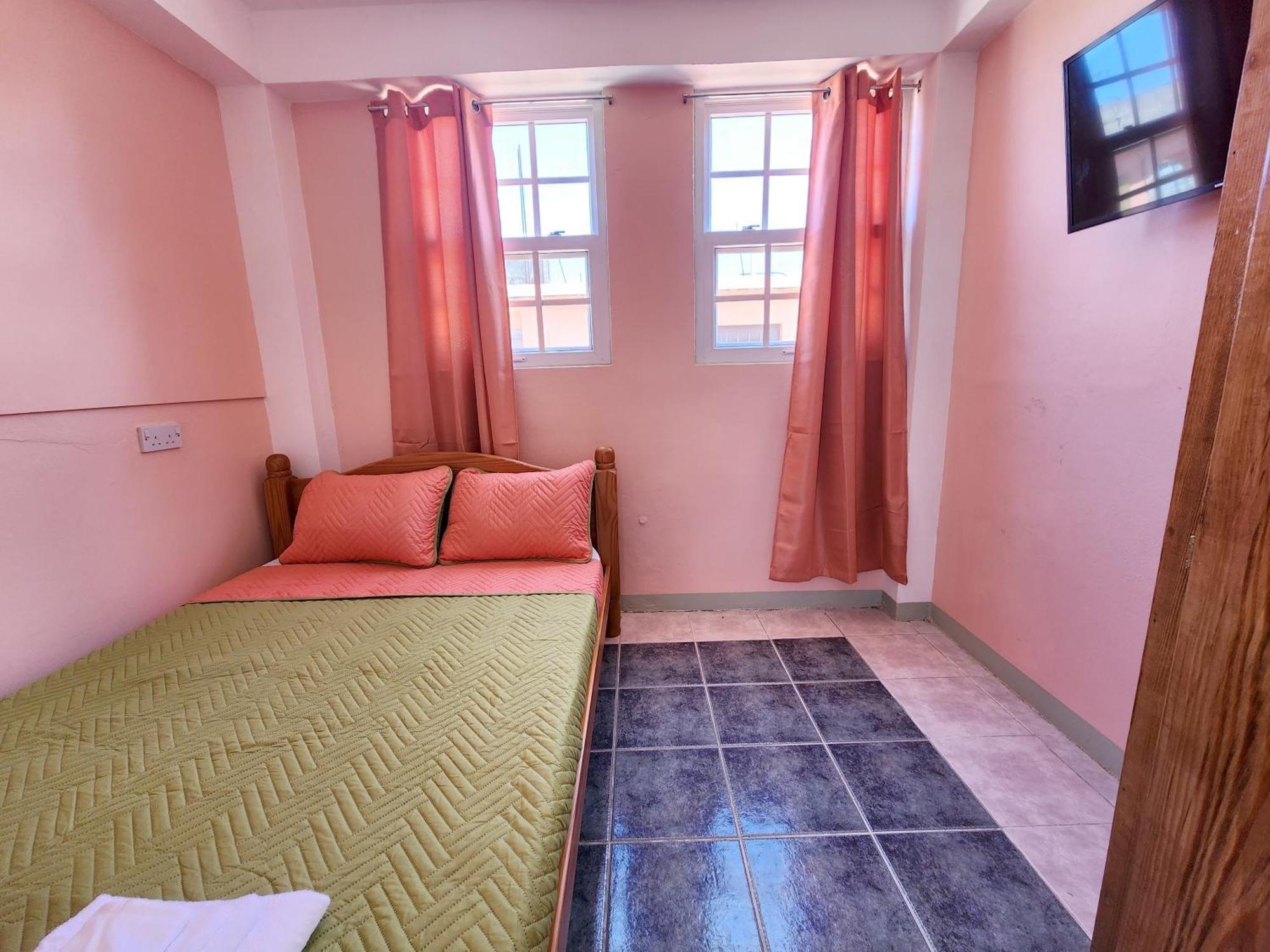 C&M Suites Roseau Dış mekan fotoğraf