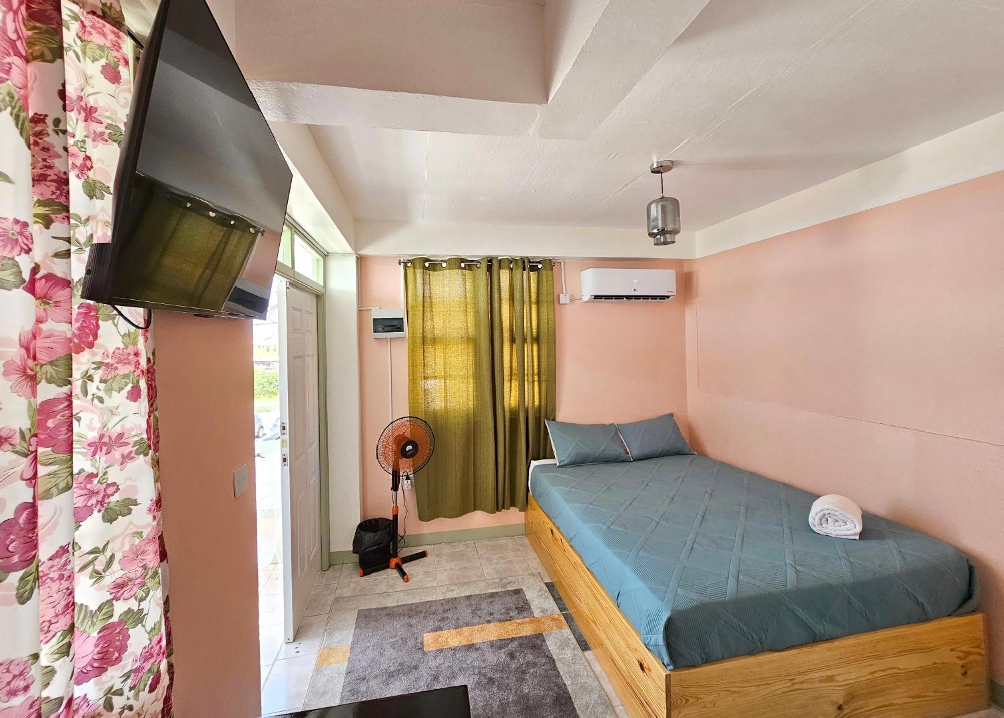 C&M Suites Roseau Dış mekan fotoğraf